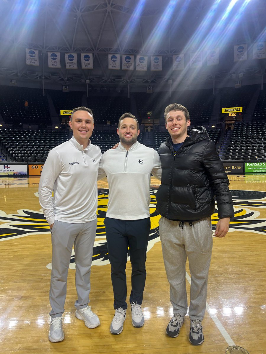 andrew_muse5's tweet photo. Crazy how basketball has brought 3 guys from King, NC to big places! @JSpain03 @iSpain2020 https://t.co/7IU8PVG6Ii
