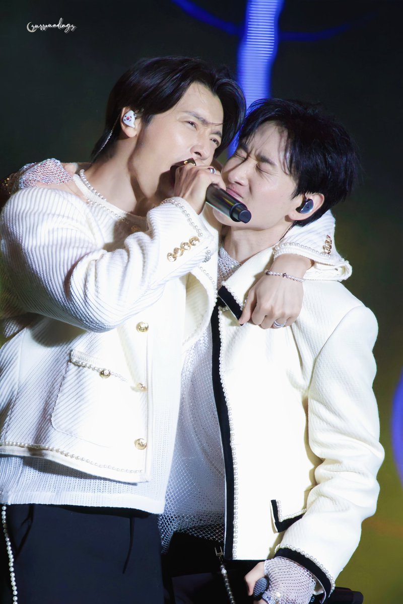 DALSRD's tweet photo. 🌙2024.12.07 Eclipse in🇭🇰

@AllRiseSilver 

#ECLIPSE_IN_HK 

#은혁 #이혁재 #EUNHYUK #LEEHYUKJAE 
#SUPERJUNIOR #슈퍼주니어 #슈쥬
#ELF #HKELF #엘프 https://t.co/qzmJp4pkFv