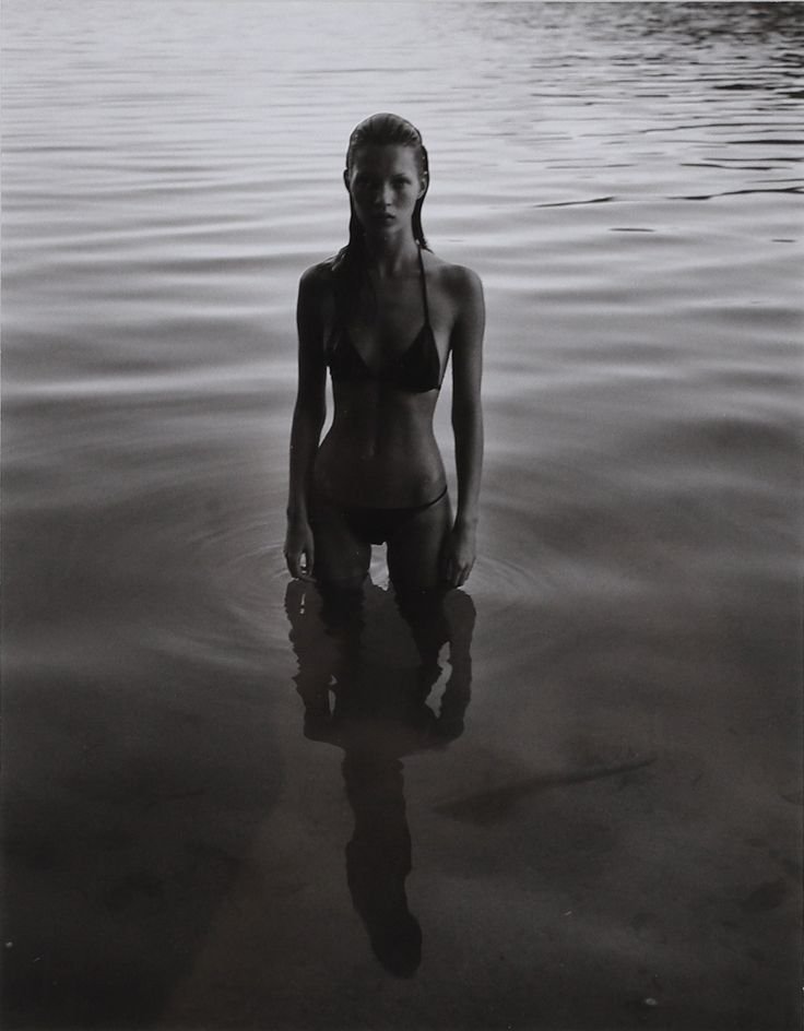 hoersace's tweet photo. kate moss by mario sorrenti, 1991 https://t.co/5QqPjKxvv3