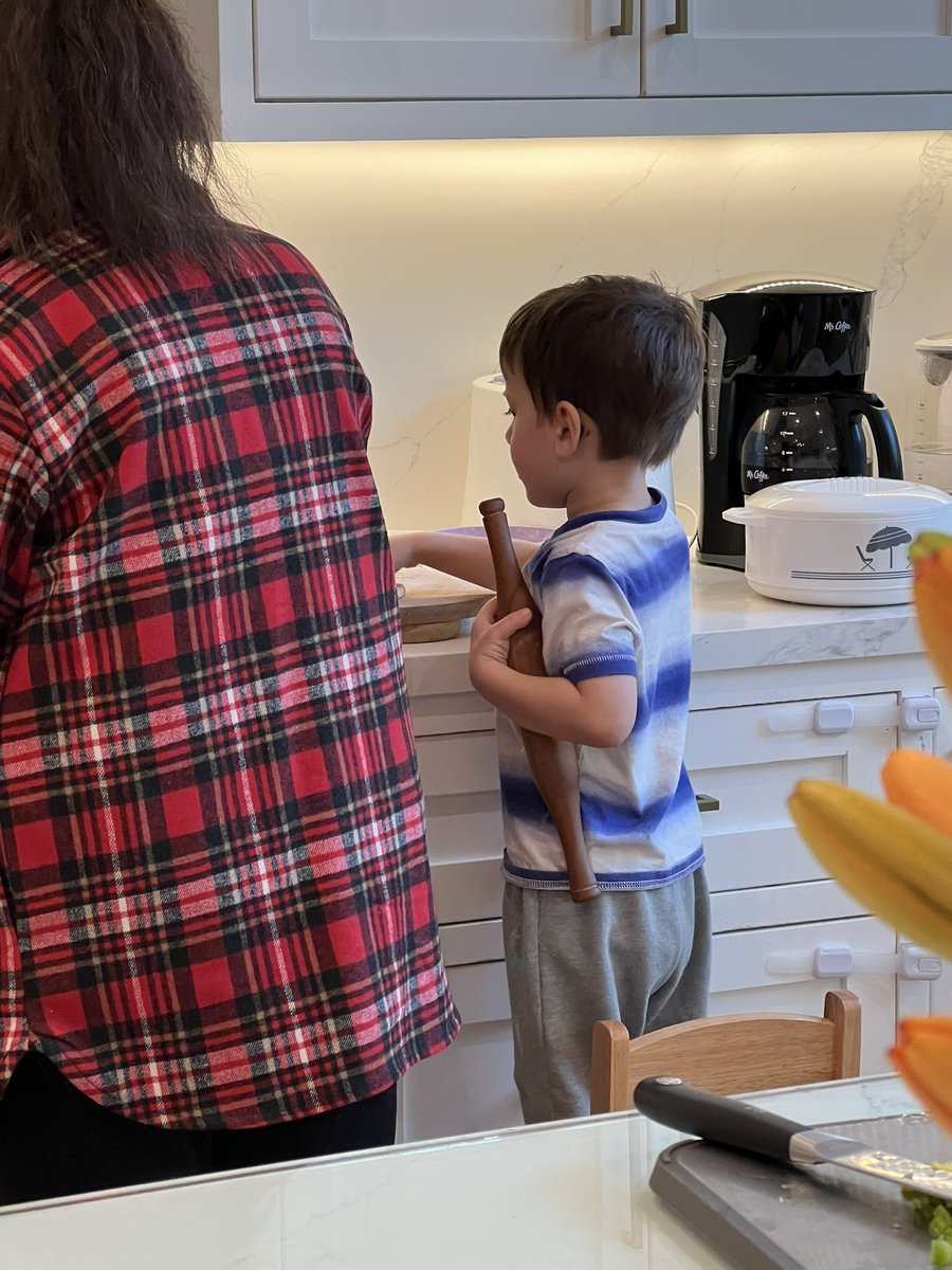realpreityzinta's tweet image. The best things in life are free 💕 Like the joy of eating this Roti made by nani ma and our youngest chef Jai 😋
Happy Sunday everyone ! 

 #Family #Nanima #weekend #Ting
