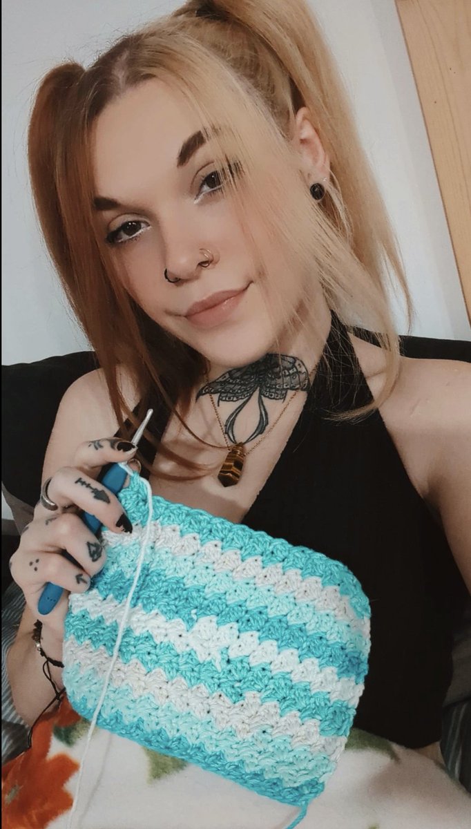 VederiOG's tweet photo. Guess who is finally back on there gaming shit 👀 and also some crocheting 🧶🖤 https://t.co/b8QdavXlY7