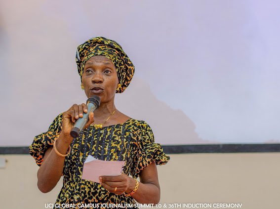 ucj_ui's tweet photo. Dr. Egbokhare presenting the beneficiaries of UCJUI scholarship scheme
#campusjournalists #studentjournalists #gcjs #globalcampusjournalismsummit #ucjuigcjsand36thinductionceremony #universityofibadan https://t.co/QqVU0N9gJS