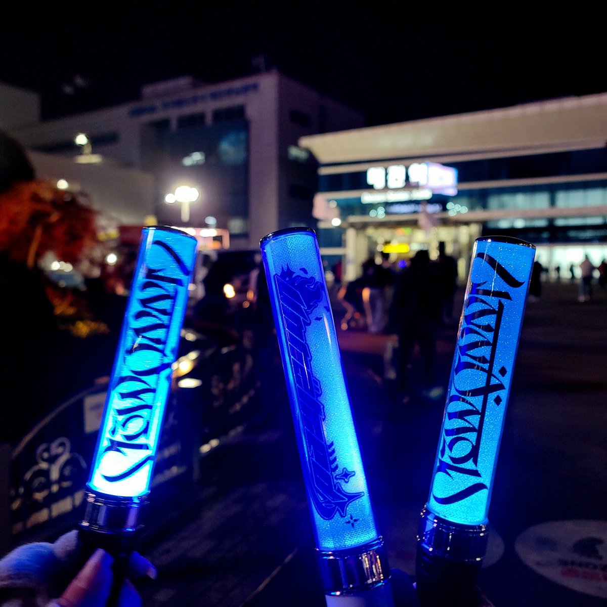 대전역 잘 마쳤습니다
휀걸들이 행복하게 최애 덕질만 할 수 있는 그날까지🥹