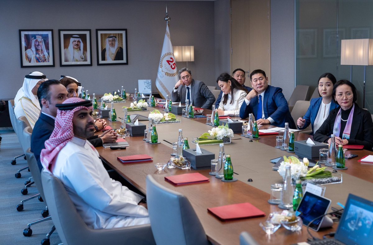 OyunerdeneMN's tweet photo. It was a privilege to be the first Mongolian Prime Minister to visit the Kingdom of Bahrain and meet with His Royal Highness Prince Salman bin Hamad bin Isa Al Khalifa @BahrainCPnews the Crown Prince and Prime Minister. I especially enjoyed the warm hospitality of the friendly Bahraini people.
 
HRH the Crown Prince and I are committed to strengthening the friendship and bilateral relationship between our two countries. As proud and historic nations of rich ancestry, we agreed to mutually support each other, pursuing a new phase of economic, trade, and investment cooperation to create new shared opportunities.