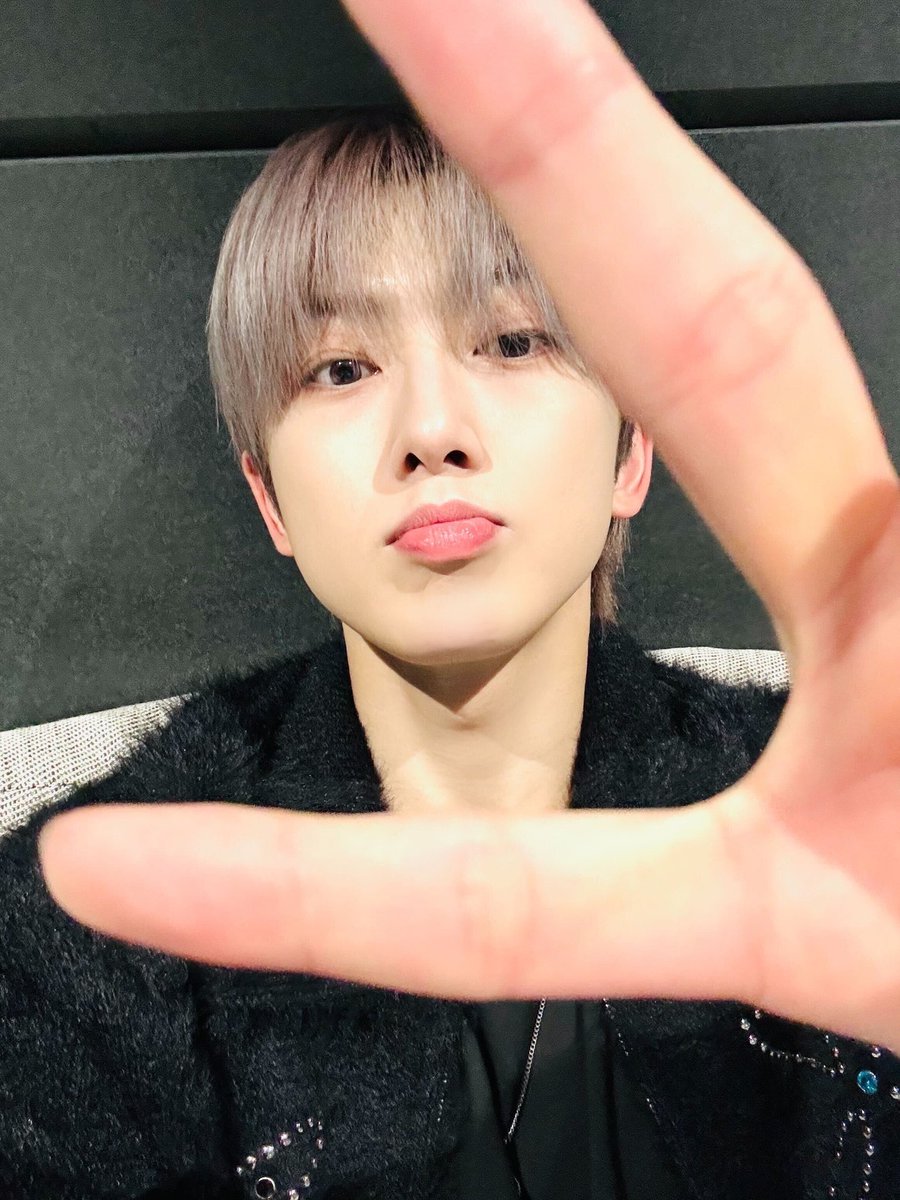 heyfuma's tweet photo. how's life my lovely luné? I've been very inactive and missed a lot of events and updates bc life's been tough and busy the past months. my mom passed away 9 months ago and I got myself busy working as a coping mechanism. anw. missed u guys and chimus A LOOOT 🥹🤍 https://t.co/tULmkxkwiI
