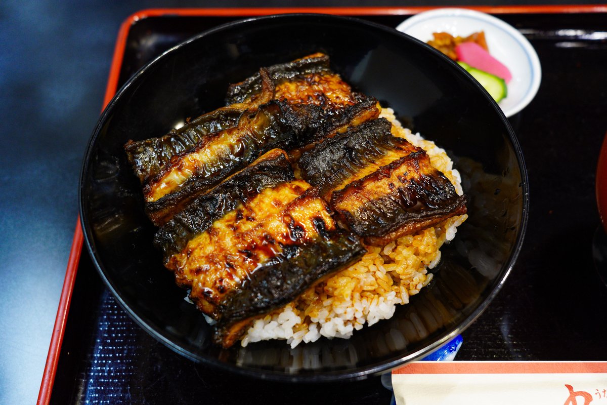 katies_gem's tweet photo. 【愛知県豊橋市】丸よにて
鰻丼 特上 梅

江戸時代創業の老舗鰻店。皮側を上にして提供するという特徴があります。 https://t.co/0Co3q3yt03