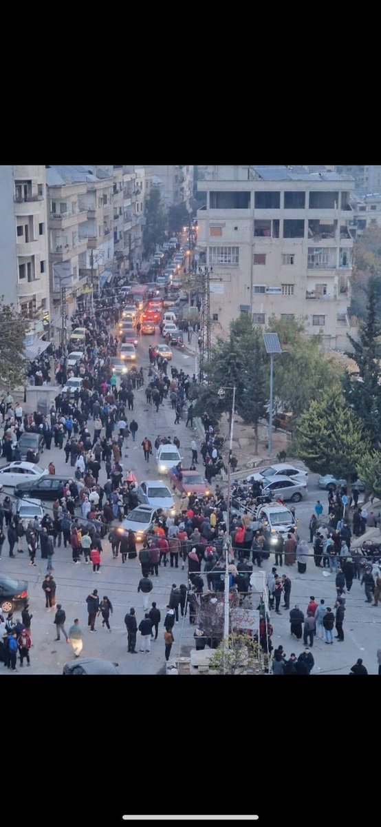 saljsalh1231's tweet photo. #تحرير_الشام

اشرقت شمس الحرية على وطن يتألم منذ 14 عام
عادت سورّيا.. حرّة شامخه أبّيه 💚 https://t.co/Dk5Graw93E