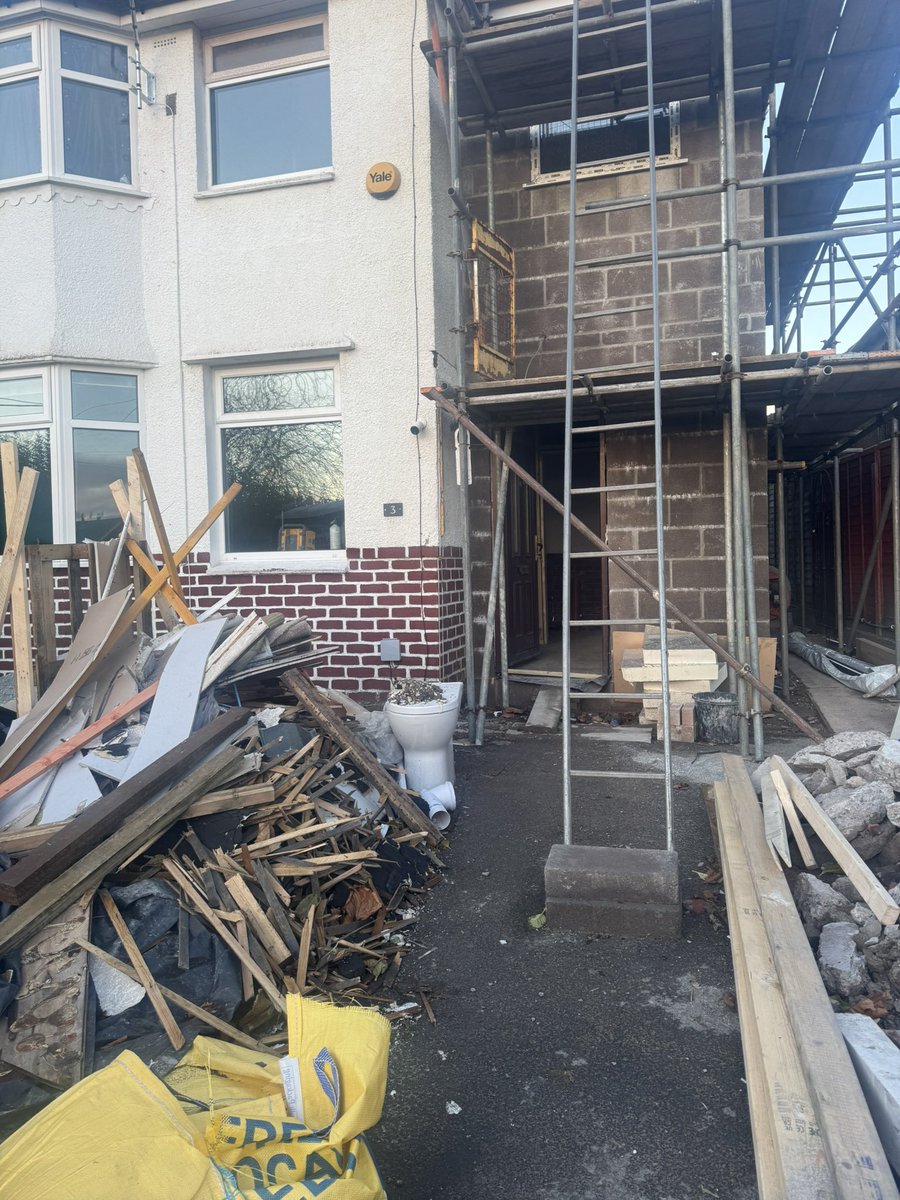 Child free Sunday so I’m hitting site solo 

Smooth radio will be blasting 

Gonna be a good day of plumbing 

Happy Sunday