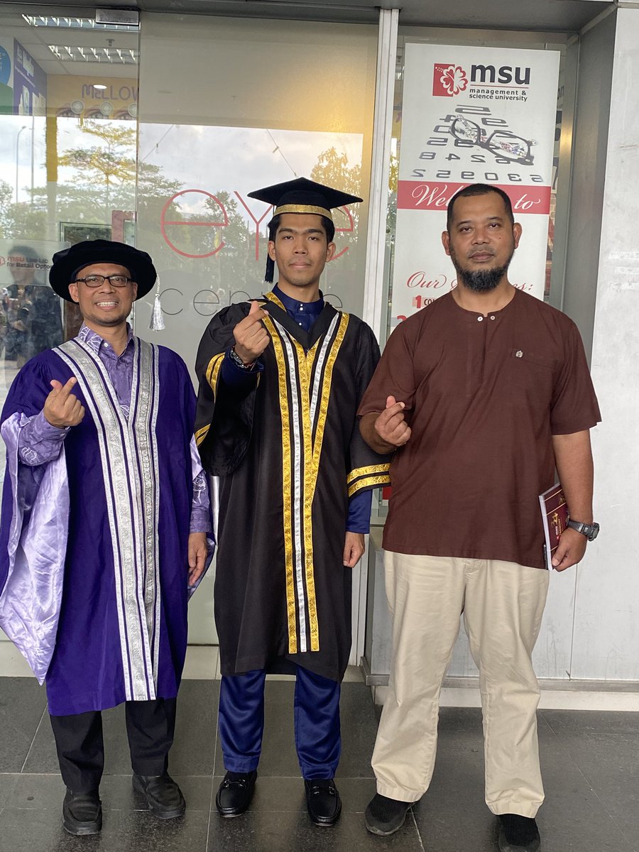 MSU_iCARE's tweet photo. Congratulations all graduates at MSU 34th Convocation Ceremony 2024.
Welcome to all New Optometrists. 
@MSUmalaysia 
@MSUmalaysiaFHLS 
#MSUConvo34
#optometrists
@MSU-iCARE https://t.co/RpVC90Eyge