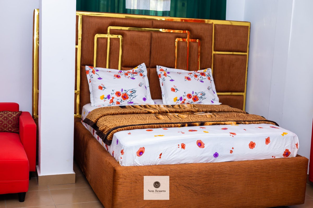 TitiNdema's tweet image. #NemResorts
#Gwesseu #Baham 
Vous passez par l'ancien péage de Bayangam (a droite en venant de Yaoundé) à gauche en venant de Bafoussam.C'est un cadre magnifique et je pèse mes mots.😍 
Je reviendrai avec une vidéo.
#FoN