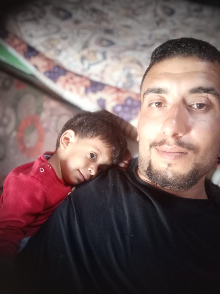 Hello guys 
I’m still alive, support me with a word😔🍉🇵🇸
#Gaza #support #Palestine #دمشق #watermelon