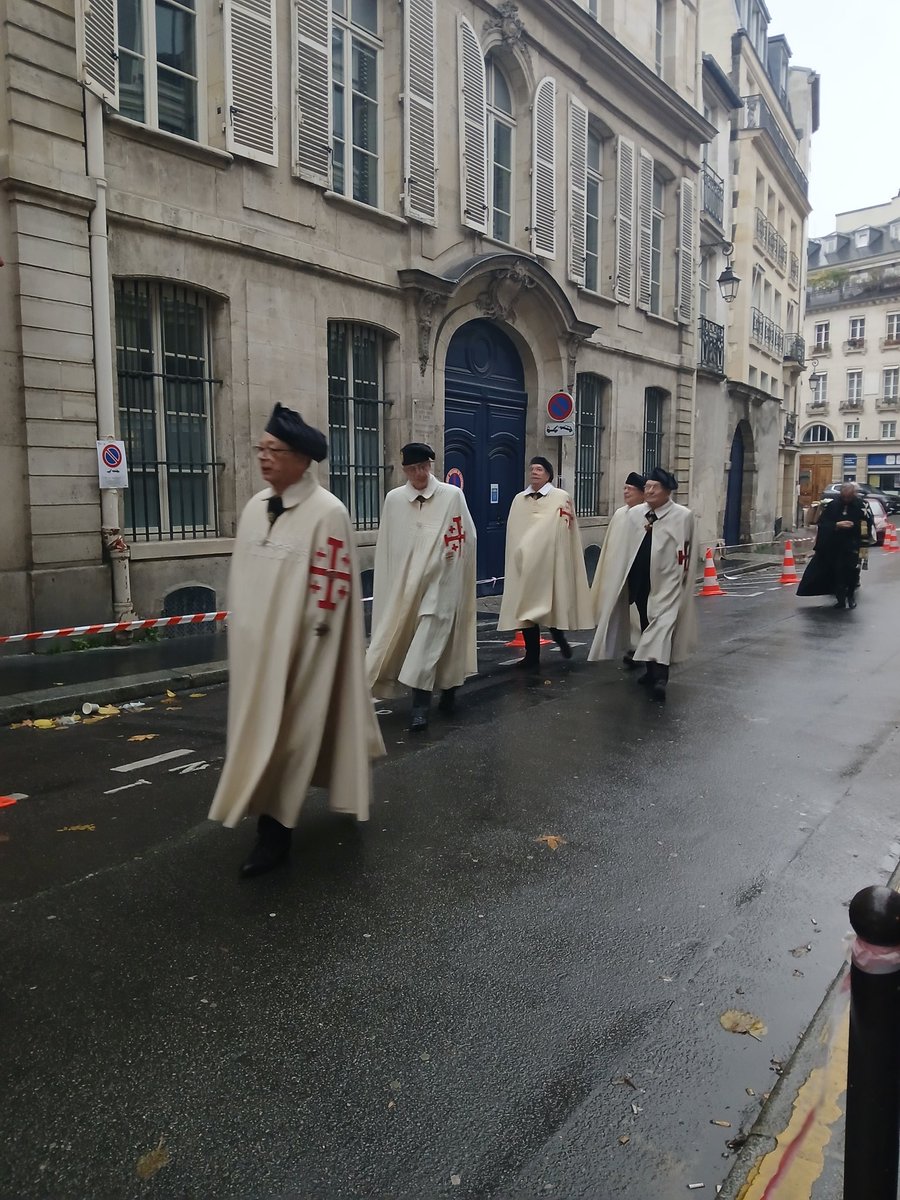 ABienvault's tweet photo. Après cinq ans d'attente, la grande messe de consécration est sur le point de commencer à #NotreDame.
Une centaine d’évêques de France et du monde sont présents dans la Cathédrale, ainsi que les prêtres des 106 paroisses parisiennes.
A suivre toute la journee sur @Europe1 https://t.co/9i3xTIrt8r