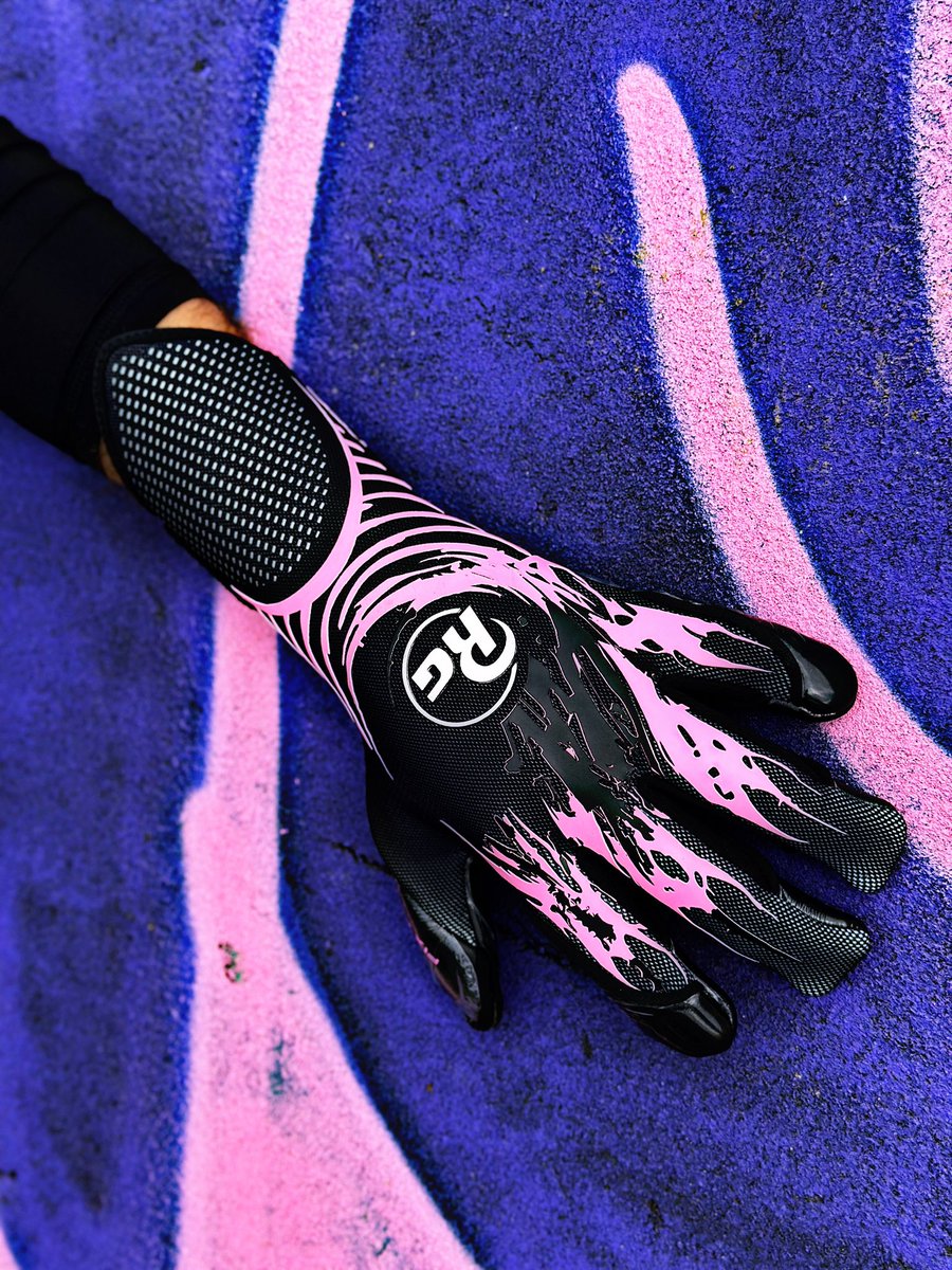RG Gloves España tweet media