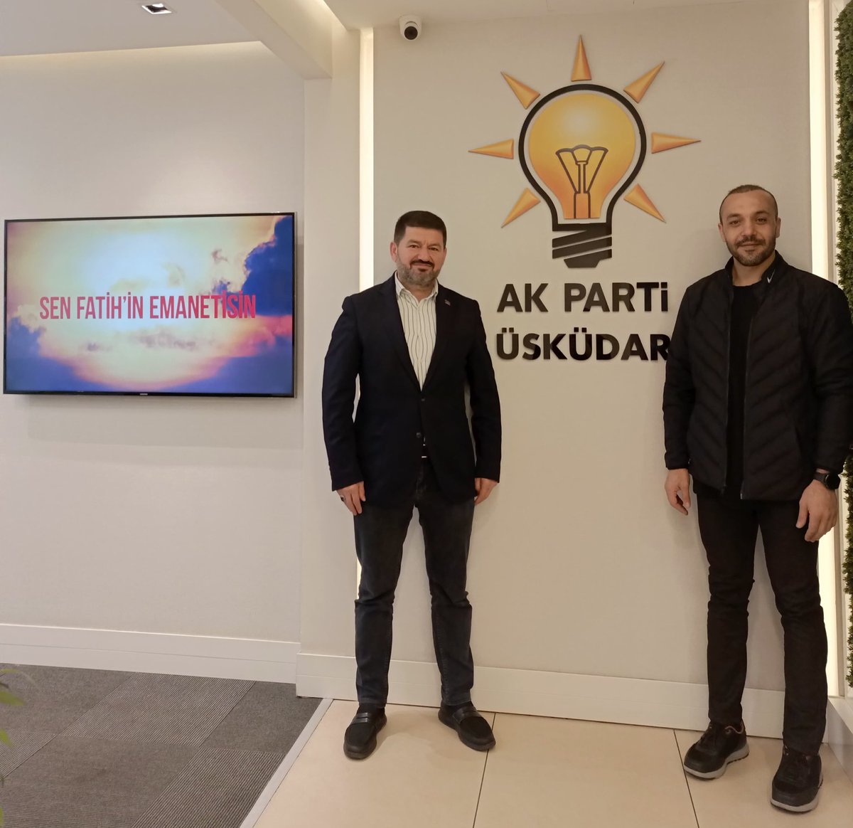 Üsküdar için her zaman nöbetteyiz. 

Nöbetçilerimiz 👇

Yönetim Kurulu Üyemiz <a href="/omertekin_/">Ömer Tekin 🇹🇷</a> 
Meclis Üyemiz <a href="/saadeddinkaraca/">saadeddin karaca</a>  

Kendilerini ziyaret edebilir veya ☎️0216 495 94 00 numaradan ulaşabilirsiniz.

Nöbet Saatimiz ⏰ 10:00-17:00