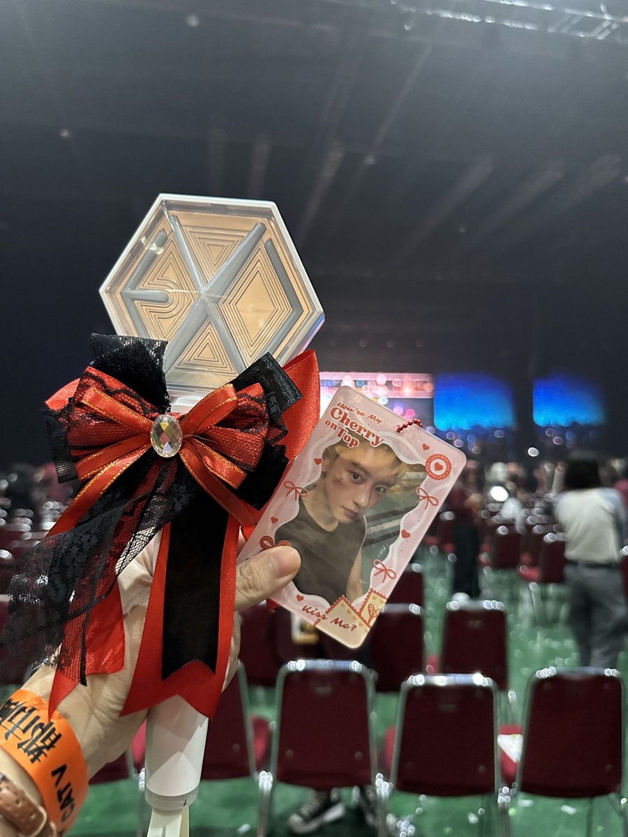 adeleeak tweet media