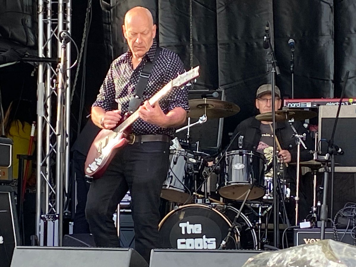 Come see <a href="/thecootsband/">thecoots</a> at Denver Bell on Friday 20th December from 8pm. 3 sets of full on indie/rock classics to get your Xmas rocking!