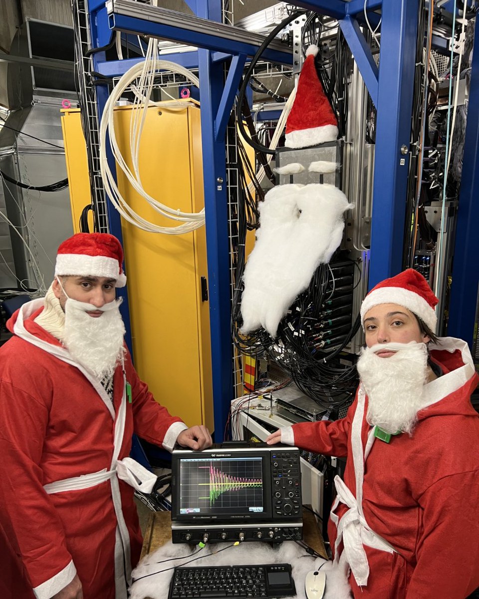 psich_en's tweet photo. 🎅 Santa's workshop? Not quite! This #SciencePic shows festive scientists at the MUon Scattering Experiment MUSE Experiment where scientists are tackling the proton radius puzzle—an unresolved question in physics about the size of the proton. https://t.co/MwqVukYl9h