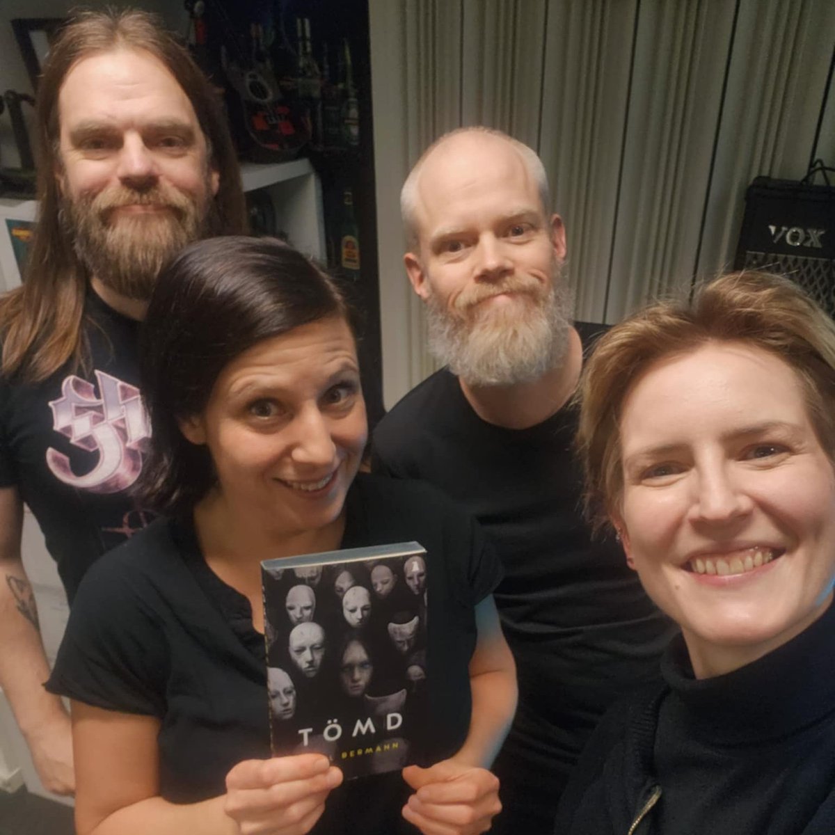 Jag har gästat fantastiska podden Nördigt❤️🎁📖
Vi pratar om min dystopiska roman TÖMD, demoniska ormbunkar och ger massor av nördiga julklappstips! 
In å lyssna vettja, avsnittet hittas här -> 
nordigt.nu/2024/12/05/ep4…