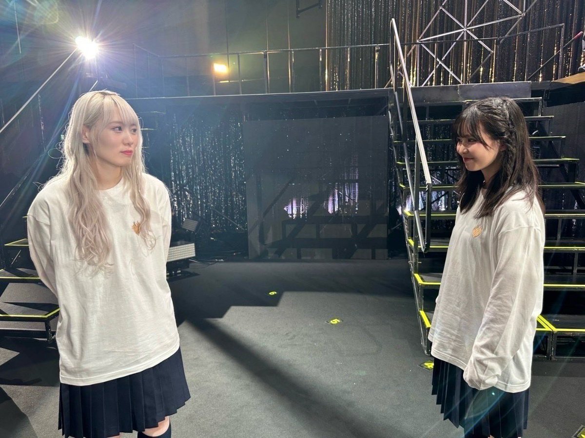 sakurazaka46's tweet photo. ❤️‍🔥 #櫻坂46_BACKSLIVE_DAY1 ❤️‍🔥

はいはい、
なかよしです
☺︎

#小池美波 #遠藤理子

🪩 10th Single BACKS LIVE!! 🪩
　　DAY1：本日!! 12月8日19:30〜配信

🐰配信チケットはコチラ🥕
https://t.co/UGiPgeqV3E

#櫻坂46 #Sakurazaka46 https://t.co/XG34wUrHwR