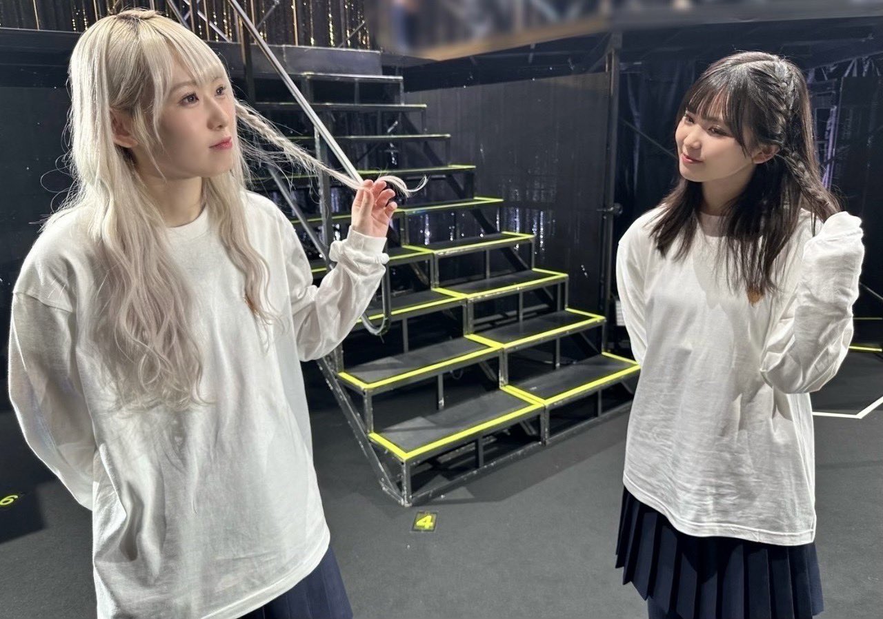 新品 櫻坂46 小池美波 よく見てみいスウェット（櫻坂】イオン
