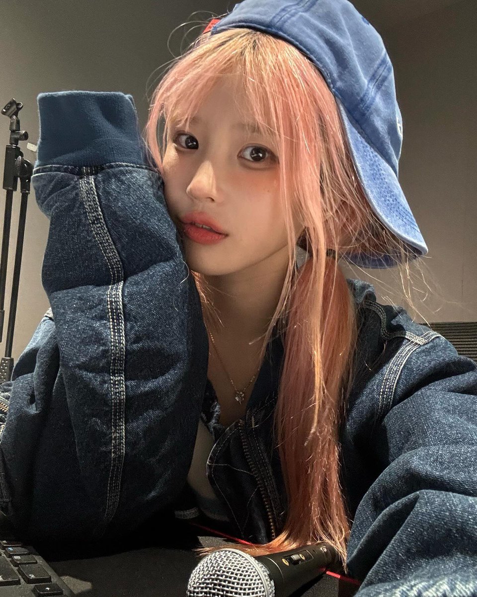 fromis9_item's tweet photo. 241022 위버스 라이브 #하영 

thisisneverthat 
Denim Bomber Jacket Blue
₩ 199,000 ➡️ 159,200

https://t.co/98SCf6yfmJ

#프로미스나인 #fromis_9 #송하영 #hayoung #손민수 https://t.co/zXwnmHKBGG