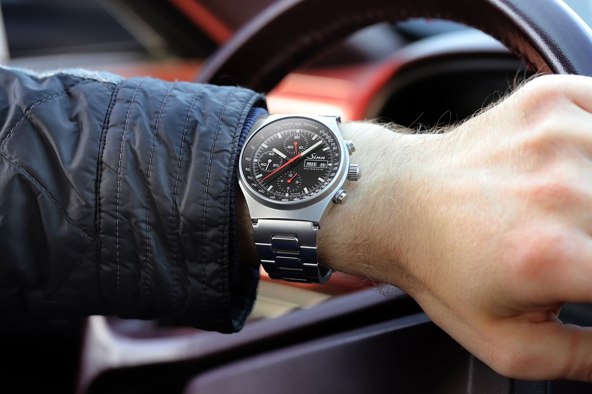 Sinn_FFM's tweet photo. Worn with solid bracelet on a 6.5“ wrist, the 144 St Sa with 41 mm bead-blasted case measures 44.2 mm from lug to lug (12-6 o’clock).
#sinn144 #steeringwheelwristshot #goflight
Discover the 144 St Sa here:
https://t.co/EqyjbQCsFb https://t.co/2j6bDZpQ3p