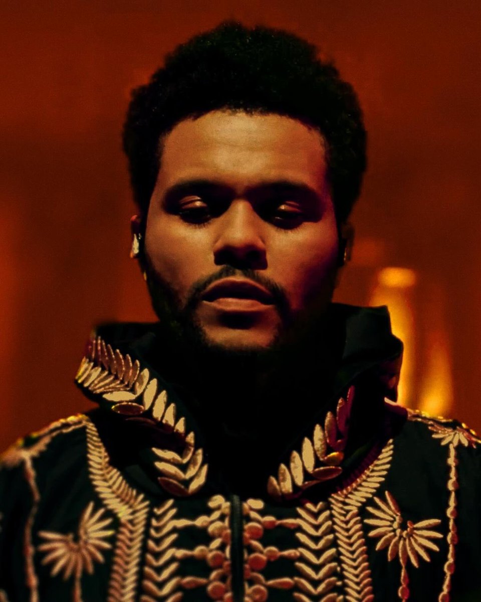 chartdata's tweet photo. The Weeknd becomes the first artist in history to have 24 songs with 1 billion streams each on Spotify. https://t.co/SqcSiyutTM