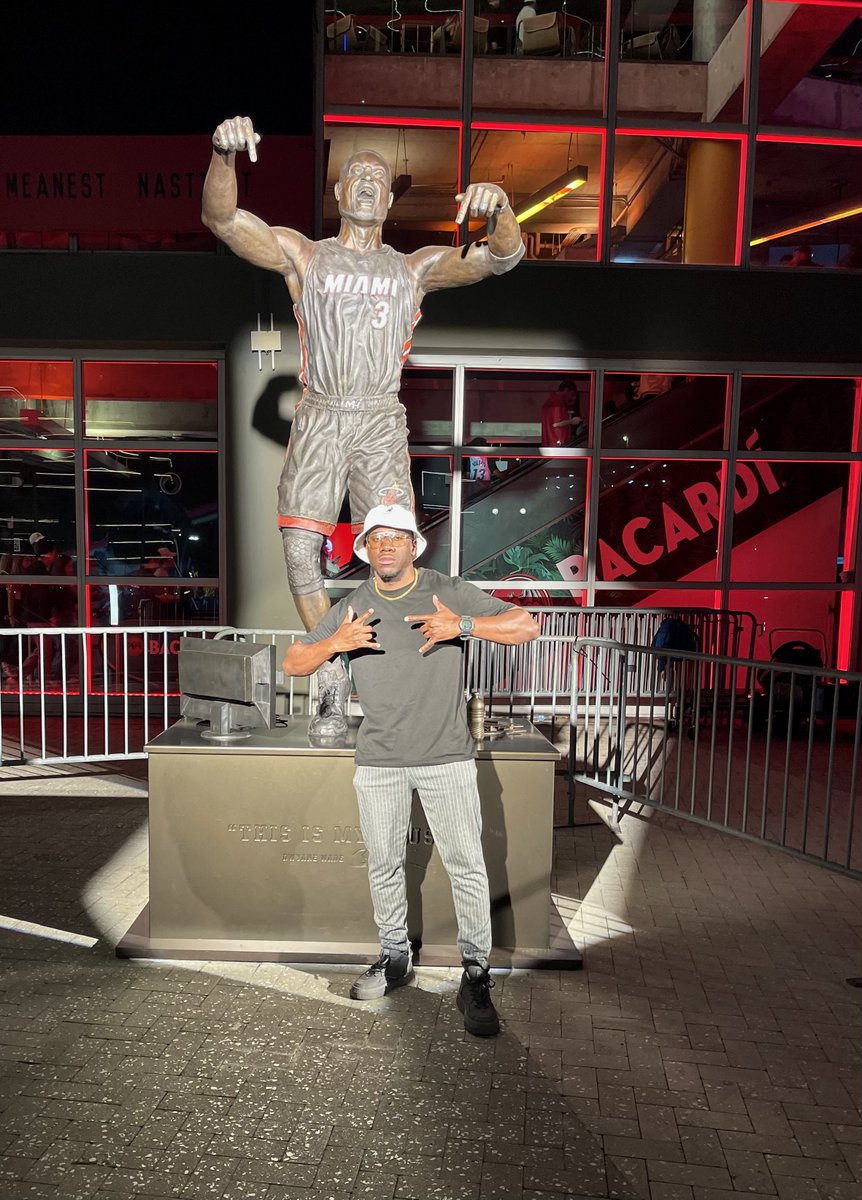 Don’t I look famous already?