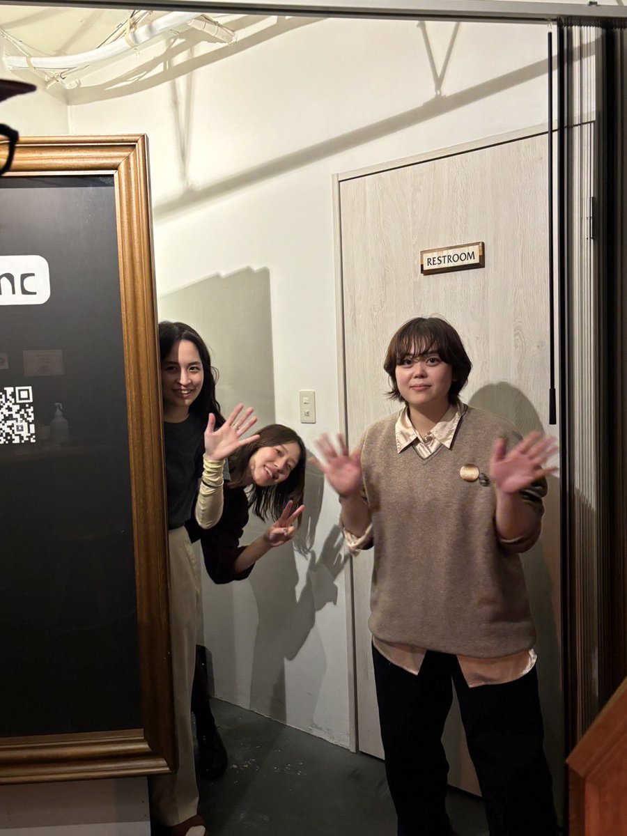 WiselyBrothers's tweet photo. 遅ればせながら'OLD GOLD' at hmc studioお越しいただきありがとうございました！

昔の曲をずらりと並べたセットリスト。
hmc studioの温かくひとつになっていく音の中で1曲1曲と進んでいくのが心地よい夜でした🌛

hmc youtubeにて"sonomama" 公開中🎥
チェックしてね！
https://t.co/py2LK90dbo https://t.co/YrAvcLcKFh