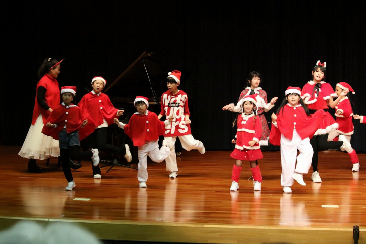 X6l5xcP2avtetFB's tweet photo. Christmas Concert
〜きらめく冬の調べ〜
2024.12.7
浪江町地域スポーツセンター
なみえ創成ダンスチームNSG&nappo
ステージ ①
#なみえ創成ダンスチーム
#NSG
#nappo https://t.co/TJplOUdcya