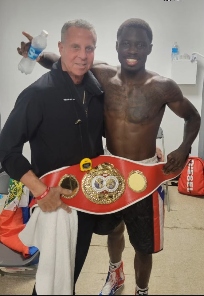 CEAGYM's tweet photo. Congratulations Richardson Hitchins, new 140 pound World Champion, trained at CEA by conditioning coach Dave “Scooter” Honig. #RichardsonHitchins #boxing #Scooterized #DaveScooterHonig #champion #training #LongIslandGym #PortWashington #NewYork #gym #LongIsland https://t.co/H4fPTfKiZA