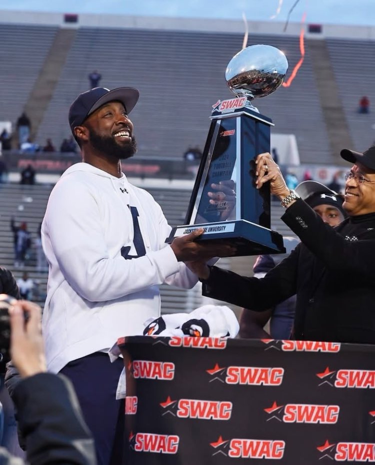 SCRAPDIRTY's tweet photo. TC built the sh** from scratch he had to get his demonstration the way he wanted fast fwd 1st Swac championship as head coach & no buddy took everyone with him to Colorado so stop saying that he left us with an intact program this is all #TCTAYLOR #JSU #THEEILOVE - #DJSWACDIRTY https://t.co/cKZWstUWgN