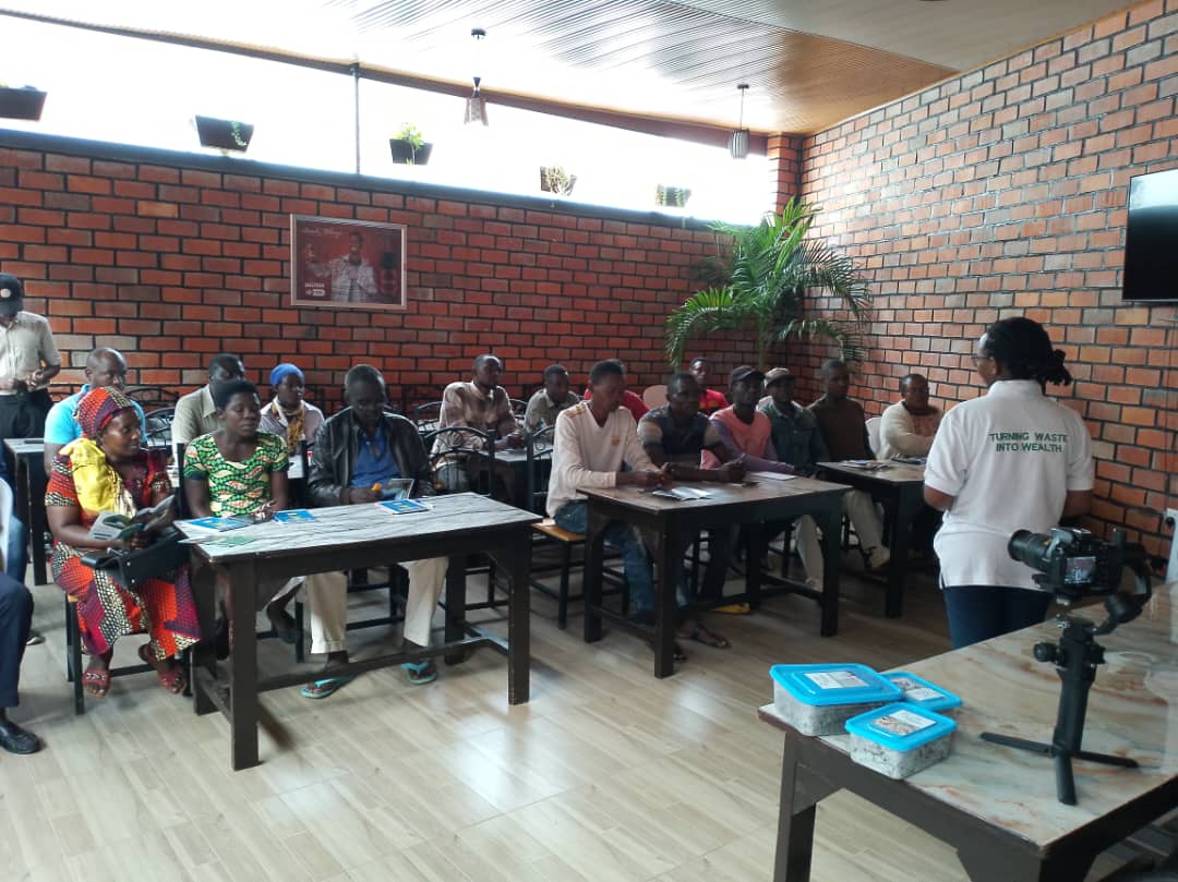 Rwandabiosolut's tweet photo. 🌍 Empowering Communities for a Sustainable Future 🌱
On Friday, 6th December 2024, Rwanda Biosolutions Organisation, in collaboration with the PanAfrican Climate Justice Alliance, hosted an impactful workshop in Bugesera District, Ntarama Sector. https://t.co/Y0OlzZrkCN