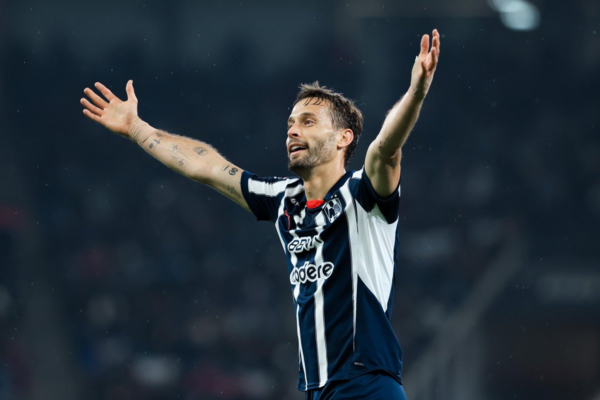SergioCanales's tweet photo. 🙌🏼 Equipo y afición, juntos… ¡A LA FINAL! 
Un paso más, @Rayados. 💙

Es la hora. 👉🏼⌚️ https://t.co/mxsmFCKbCa