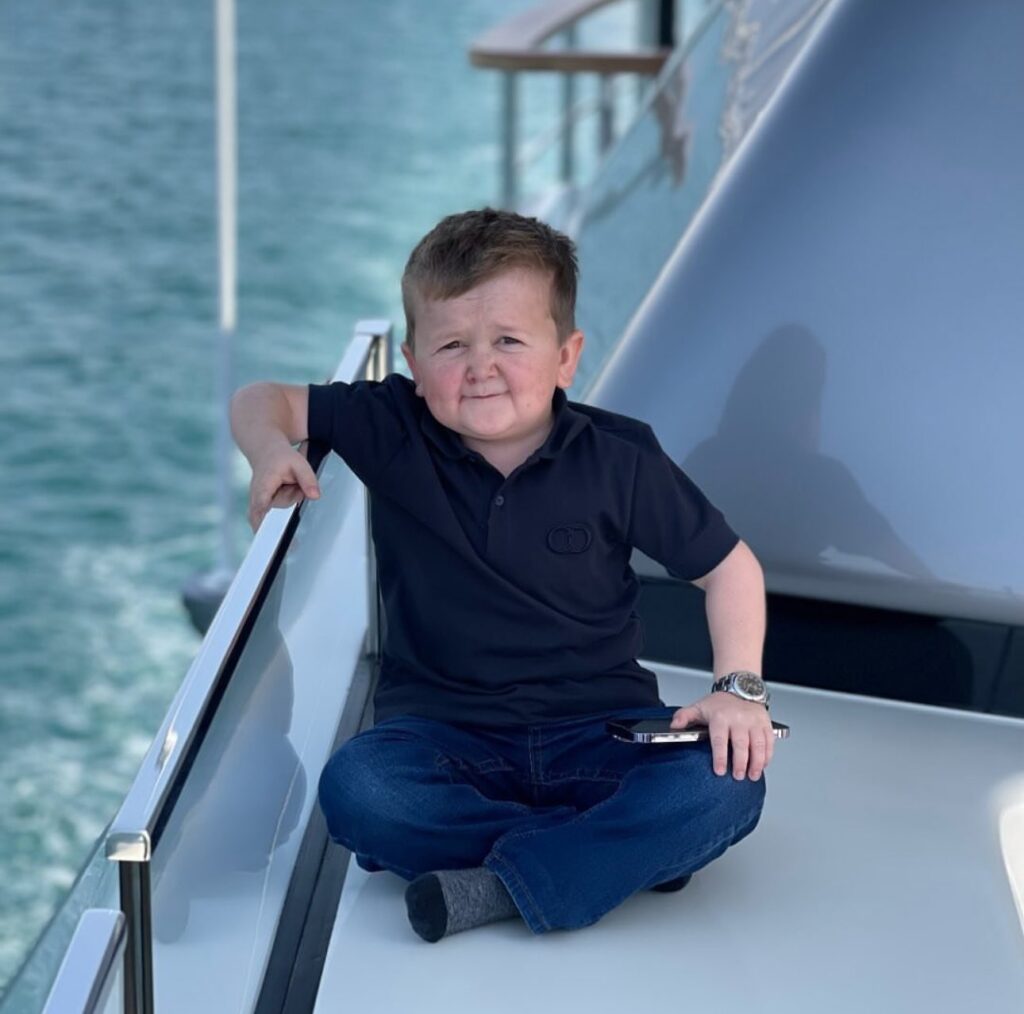 HasbiOnSol's tweet photo. @IcedKnife buy and hold $HASBI to help more children 

$HASBI, Solana's #1 Charity Coin making donations in @hasbulla's name ❤️

HaSbULSHz7S2eEkmGSgyYwmbHcTecc5xcNAo6e8TfWFs

#HASBI #FORTHECHILDREN https://t.co/eRaqtrlQxd
