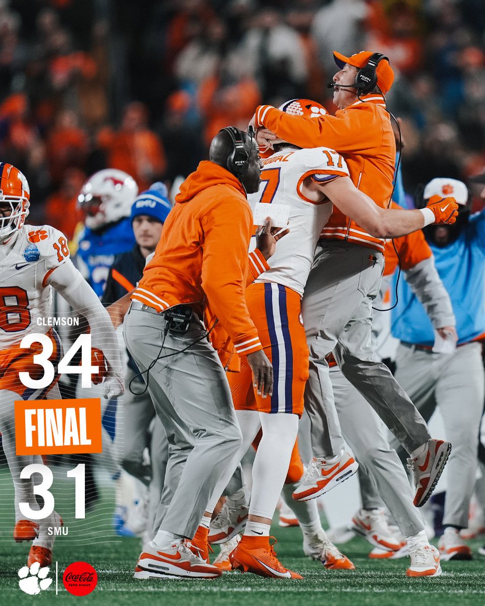 ClemsonTigers's tweet image. It's a great night to be a Clemson Tiger!

#GoTigers || @CokeCCBCC