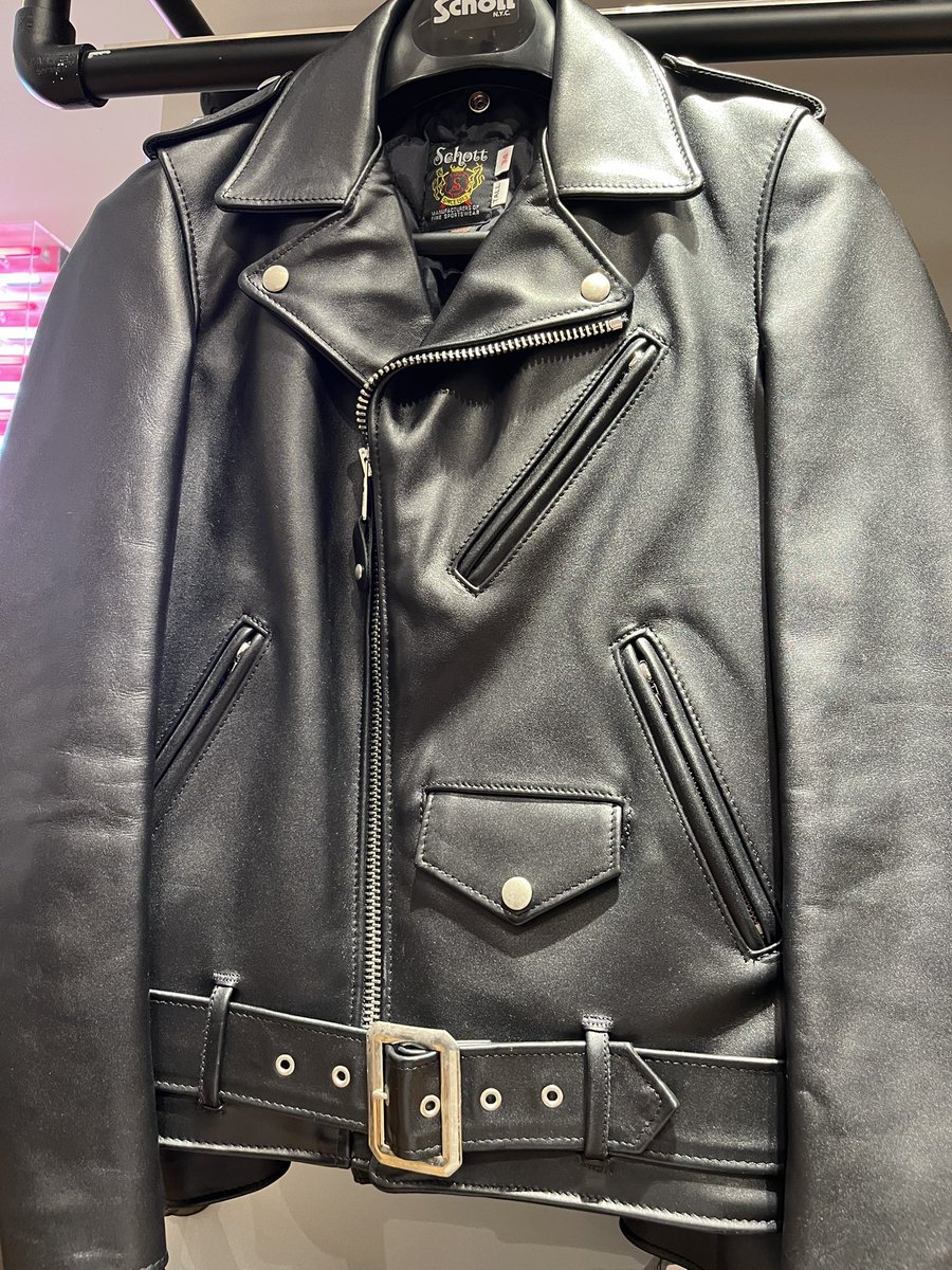 Masaya520's tweet photo. 約30年前は5万あればお釣りがきたぞ。
カルチャーショック
#sohott https://t.co/Yyaz10CBMi