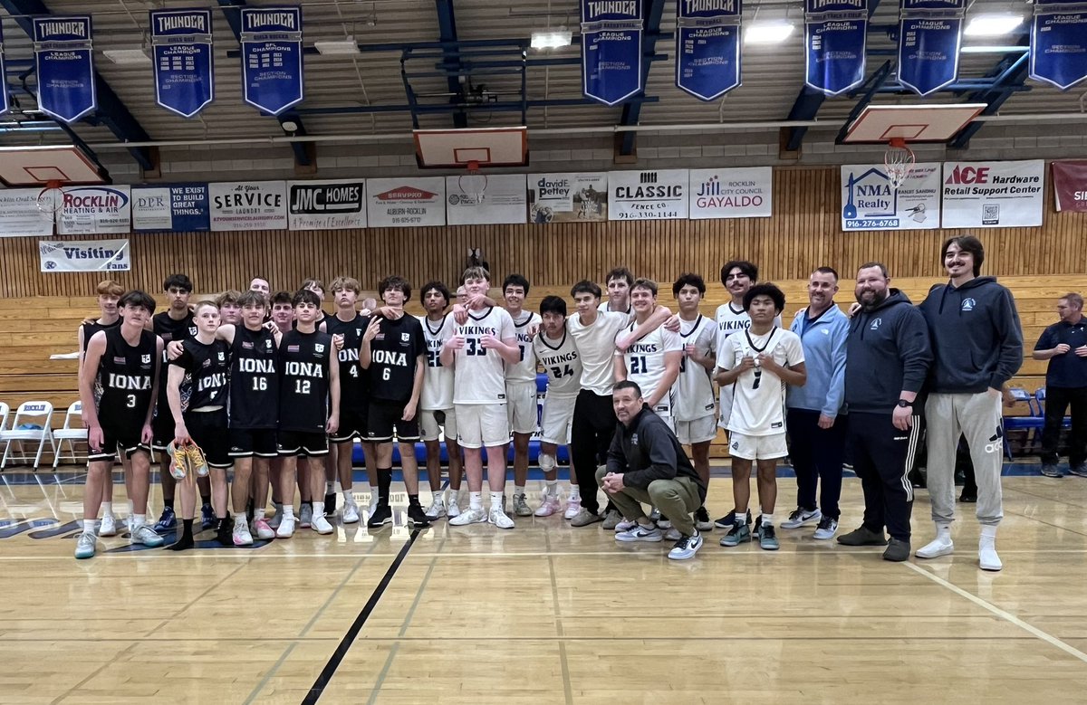 VikingCoachK's tweet photo. Pv Viking Basketball picked up its first win over Iona ( 89-47)out of Australia after losing 2 tough games at the Rocklin tourney. Great pic w the Iona team! Great sportsmanship ! https://t.co/meEksn3Dlj