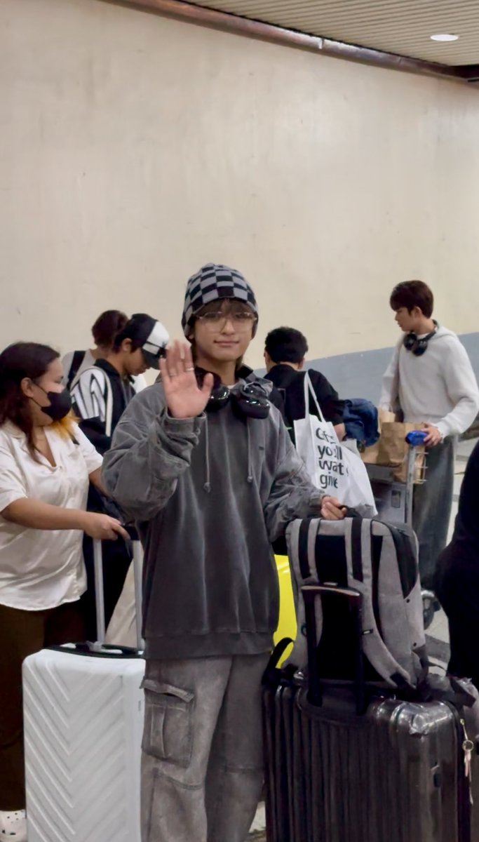 ppop_zone's tweet photo. Hello Marcus. So tall mo na talaga.🐰🫶🏻

#HORI7ON_MARCUS 
#OurHori7onIsBack
#HORI7ON #호라이즌 
@HORI7ONofficial https://t.co/vbiP9Evvqa