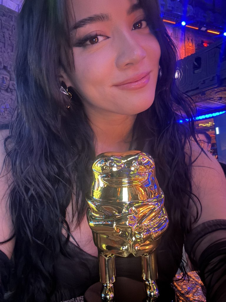 cinnabrit's tweet photo. Thank you 😭💛 https://t.co/42Cqw9SvXI