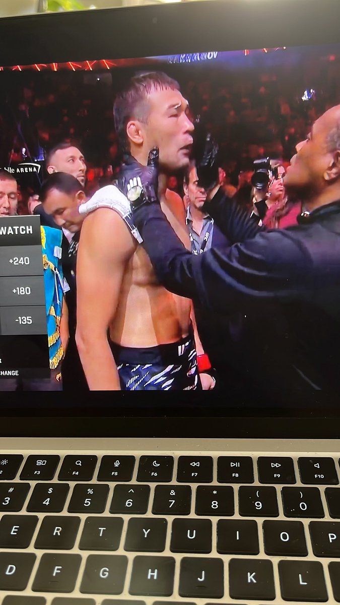 modeuce0's tweet image. let’s get it #UFC310