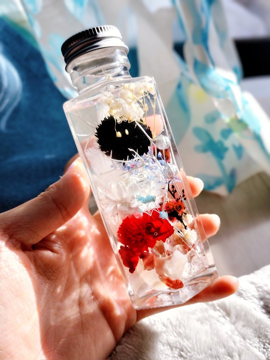 「こちらの絵を元に推しリウム作らせていただきました…めちゃくちゃ元絵の雰囲気出して」|夕映☕のイラスト