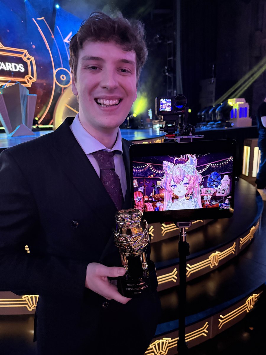 💖ironmouse😈VSHOJO💖CRY FOR ME OUT NOW! (@ironmouse) on Twitter photo 