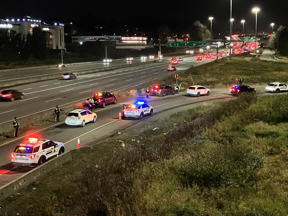 We’re supporting <a href="/BCHwyPatrol/">BC Highway Patrol</a> as they Light Up the Province with roadchecks to get impaired drivers off our roads!  If you are participating in alcohol or drugs, make the responsible choice and plan a safe ride home. #GetHomeSafeBC <a href="/icbc/">ICBC</a>