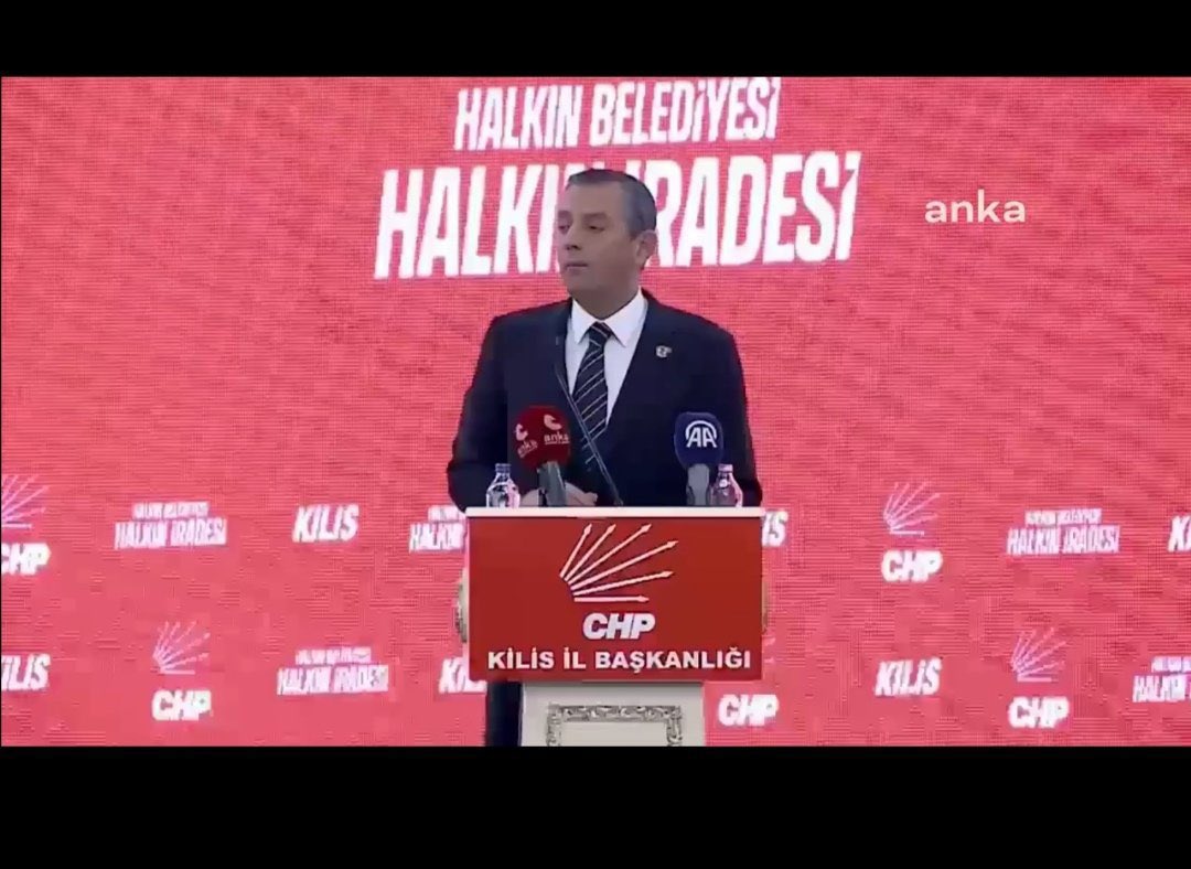 İşte lider, işte feraset, işte devlet adamlığı! 

Özgür Özel’in “Esad ile temas sağlanmalı” açıklamasının üstünden 12 saat geçmeden Esed rejimi düştü.