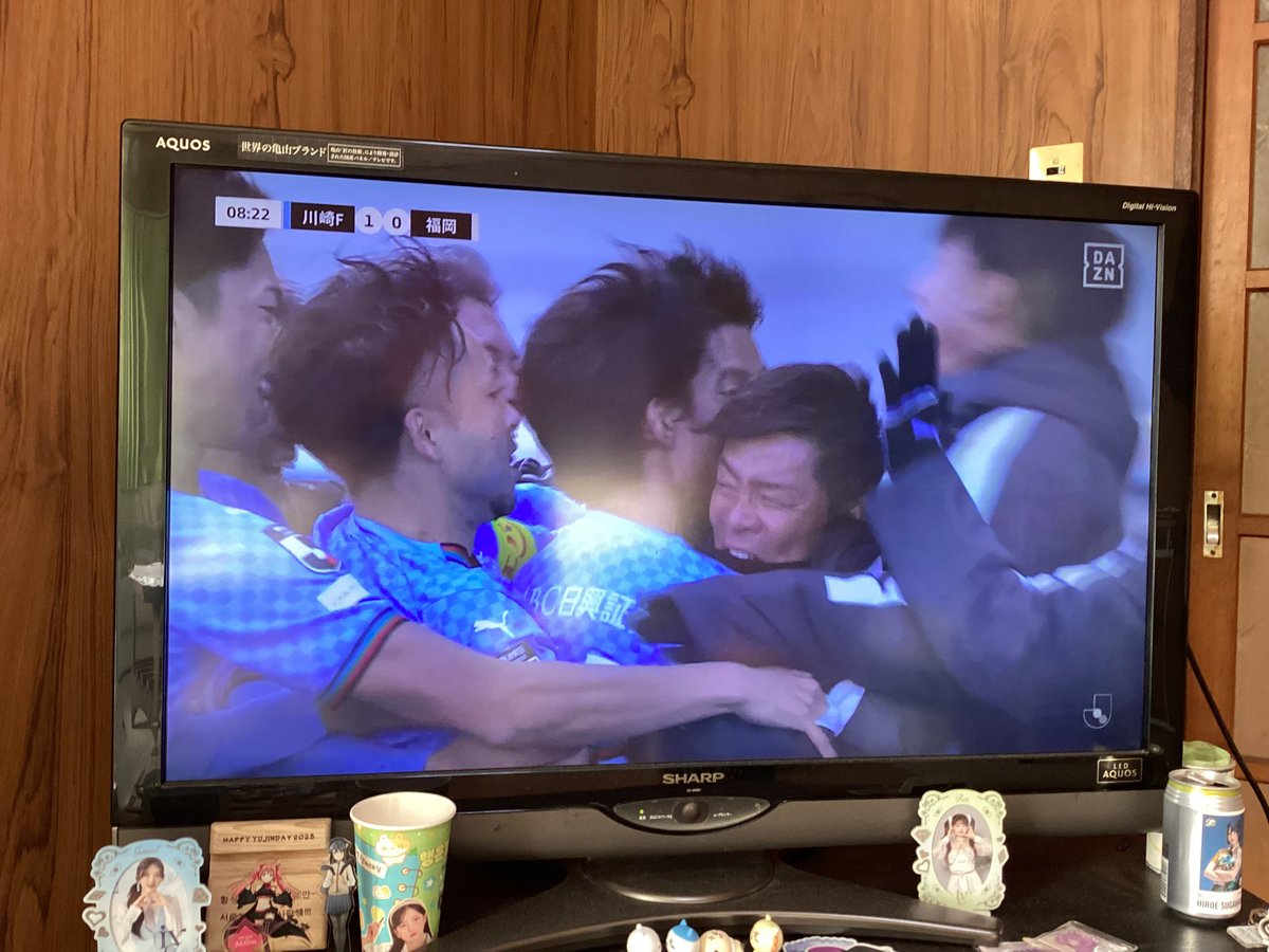 アキ、ゴールして、オニさんに指差して飛び込んで行くって、胸熱。先制点で感情出すことあんまないからな。受け止めたオニさんも熱い。