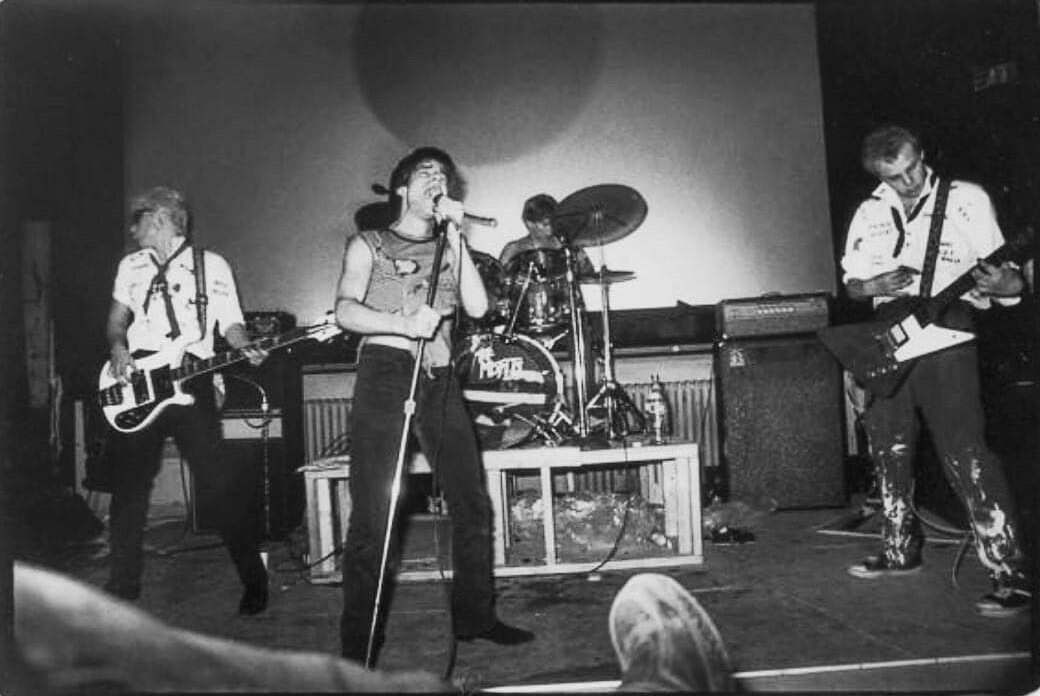 PunkRockStory's tweet photo. 47 years ago
The Misfits at the Shock Theatre, Toronto December 1977. Jerry Only, Glenn Danzig, Manny Martinez and Franché Coma.

This was a very early Misfits show at a short lived Toronto venue

Photo taken by Paul Till

#punk #punks #punkrock #misfits #history #punkrockhistory https://t.co/DljnW9Dgr0