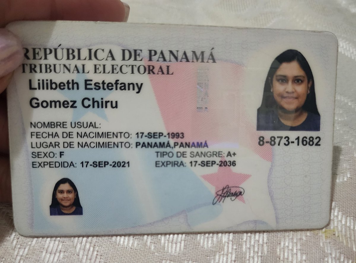Si alguien de casualidad conoce esta chica, 
Encontré su cédula cerca de la estación Fernández de córdoba