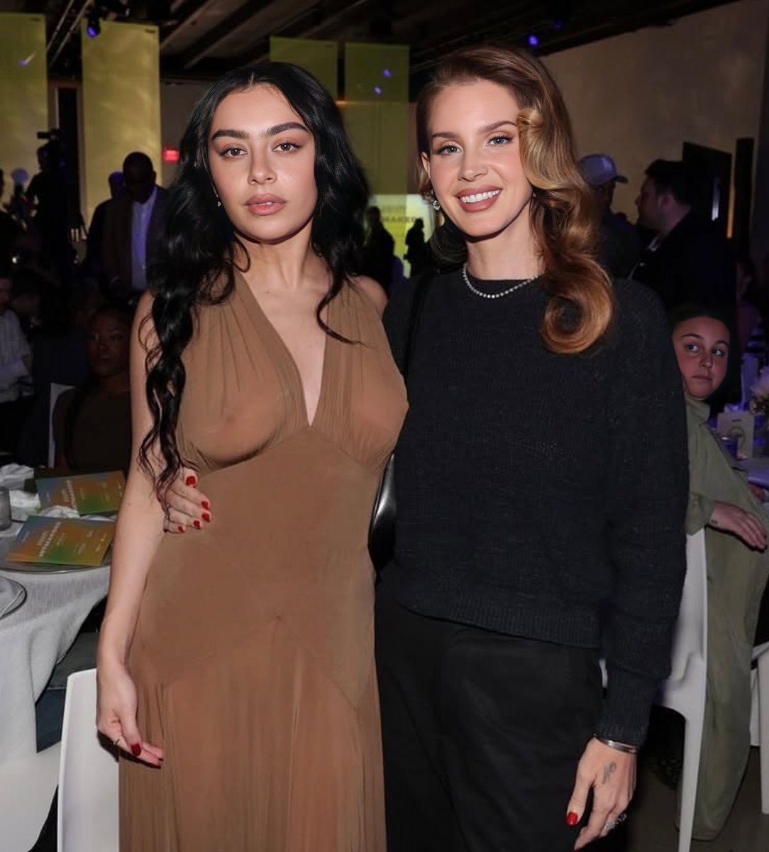 Ianacore's tweet image. 🍏 New photo of Charli XCX &amp;amp; Lana Del Rey