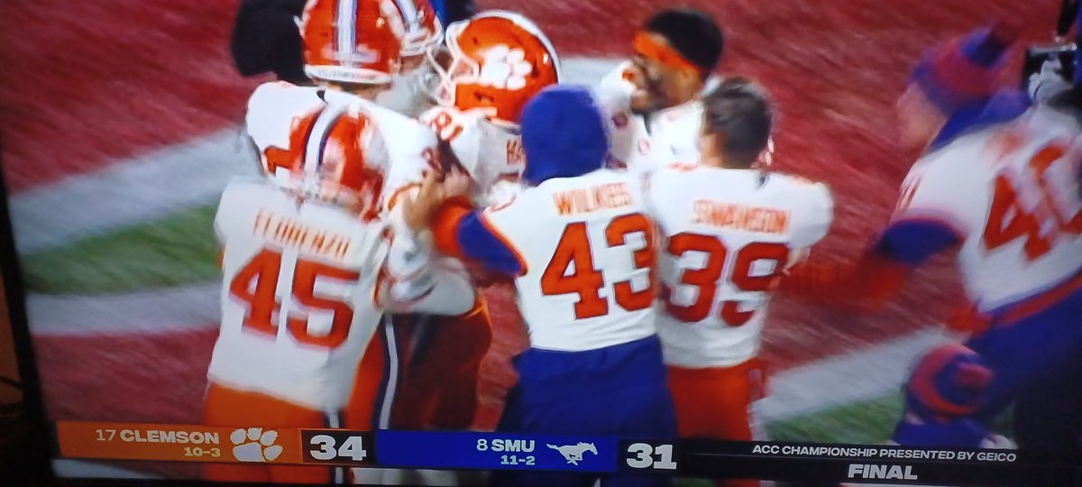wareship2000's tweet photo. #NCAACollegeChampionships #Congrats To All #NCAACollegeFootballTeams #GreatSeason #JustCatchOne
#FootballLover
#NCAAGamesLefted
#DaboSwinney #GaveAllTheGloryToGod #DivineIntervention
#ThatsAllIGot
#HappyHolidays
#Blessings #Prayers https://t.co/V9WekKsC2o